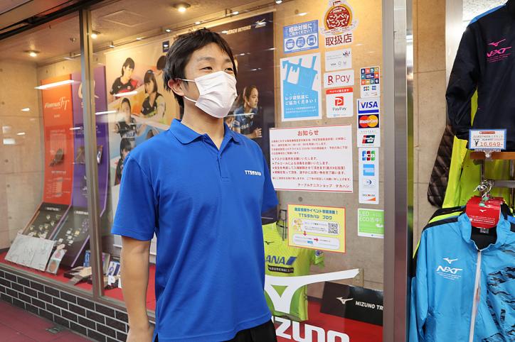 卓球専門店タカハシ 店長の濱井さん