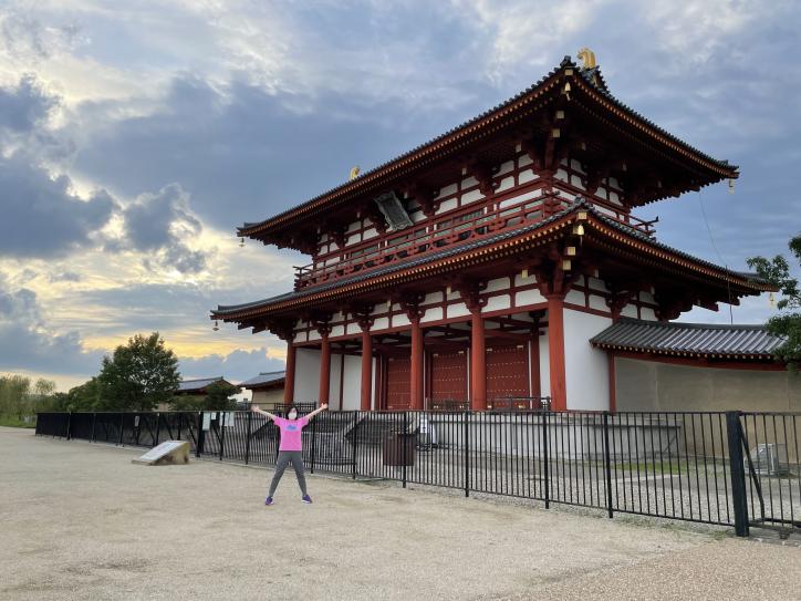 <font color='blue' size='2'>Suzaku Gate in the daytime. I felt as if I were a character of “reincarnated to another world” themed game/comic, that are very popular among young people in Japan.</font>