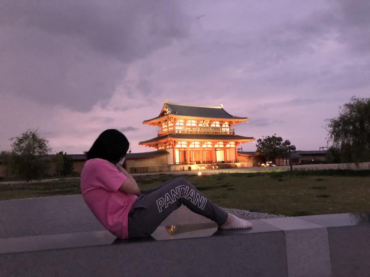 <font color='blue' size='2'>Doing a curl up crunch on a stone bench I found on the way to “Part 3: Restored Kentoshi ship”</font>